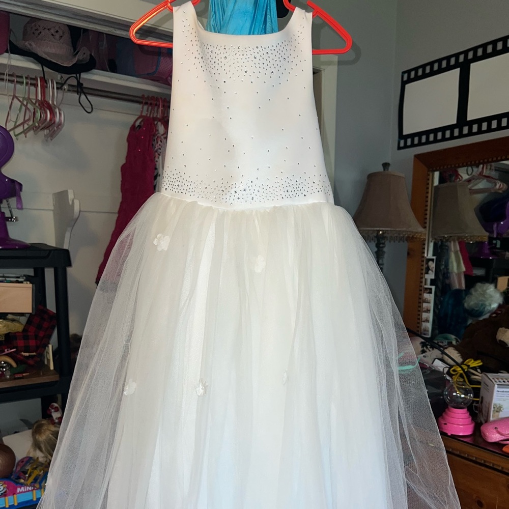 White fancy dress tulle flowers sparkles flower girl or dress up